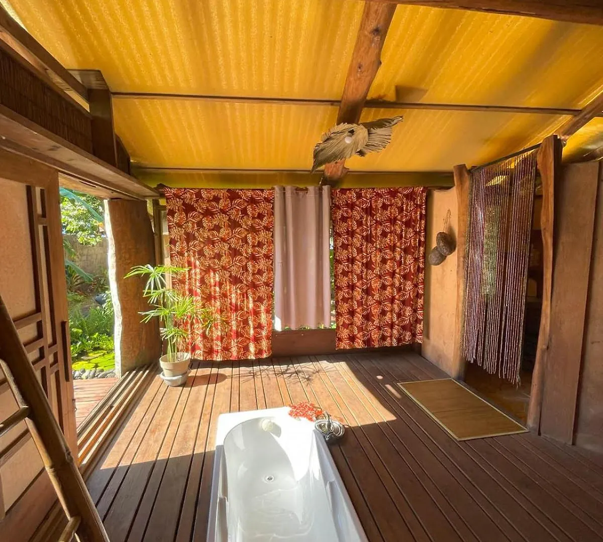 Gasthuis Fare Moemoea Hotel Afaahiti